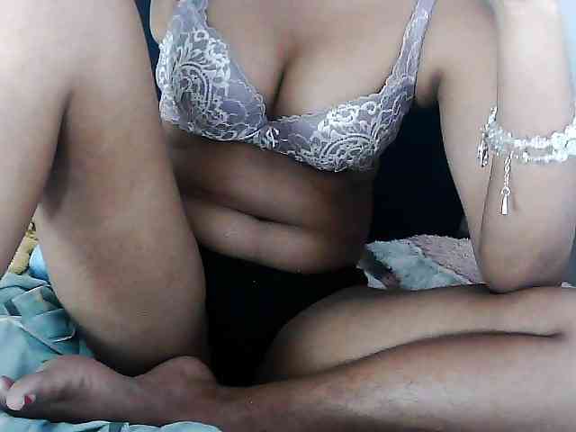 Sarah-myah2 webcam