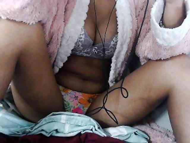 Sarah-myah2 webcam