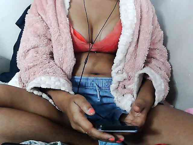Sarah-myah2 webcam