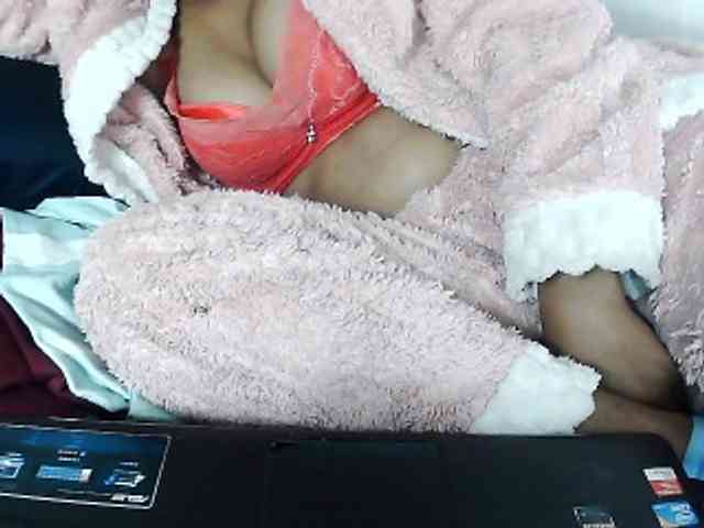 Sarah-myah2 webcam