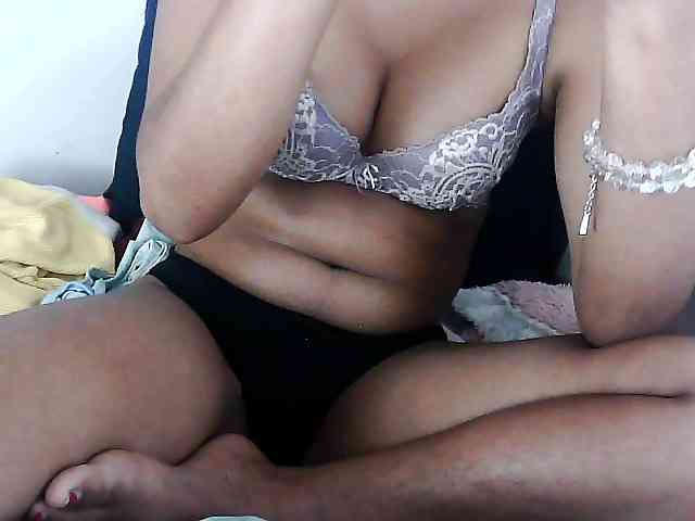 Sarah-myah2 webcam