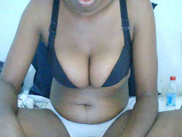 Sarah-myah2 webcam