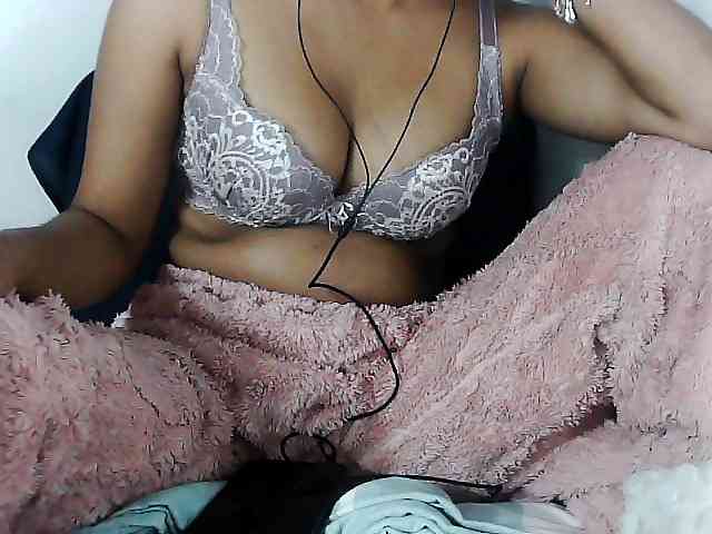 Sarah-myah2 webcam