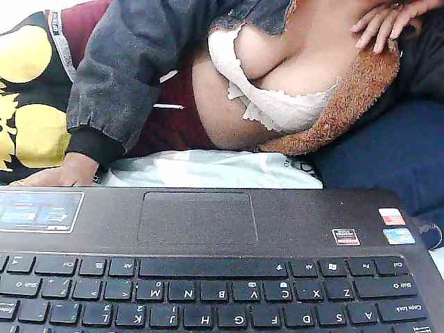 Sarah-myah2 webcam