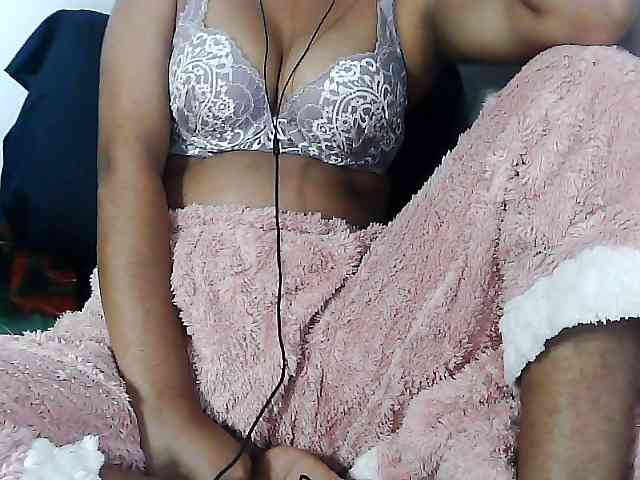 Sarah-myah2 webcam