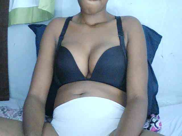 Sarah-myah2 webcam