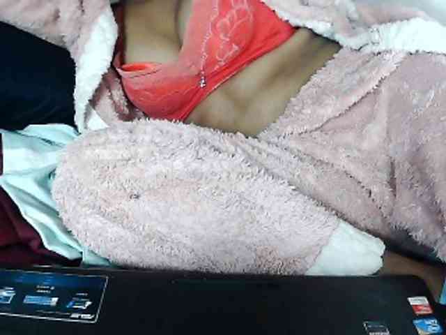 Sarah-myah2 webcam