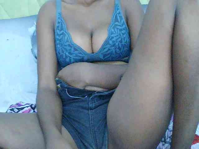 Sarah-myah2 webcam