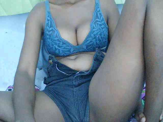 Sarah-myah2 webcam