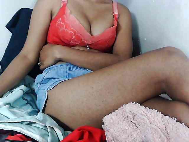 Sarah-myah2 webcam