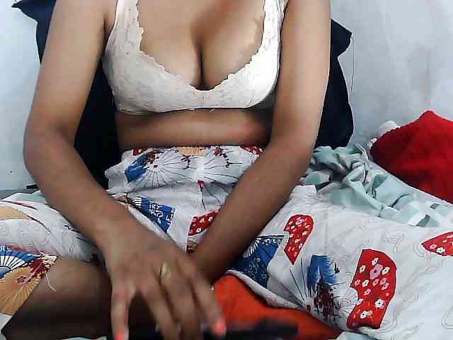 Sarah-myah2 webcam