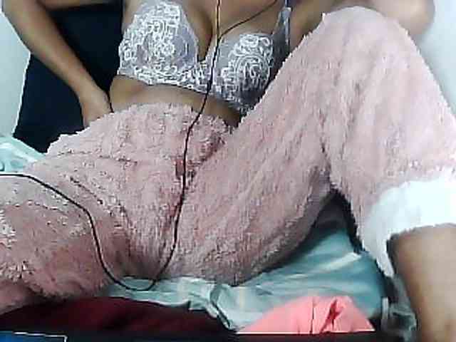 Sarah-myah2 webcam