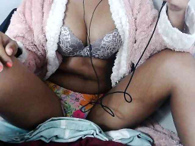 Sarah-myah2 webcam