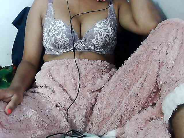 Sarah-myah2 webcam