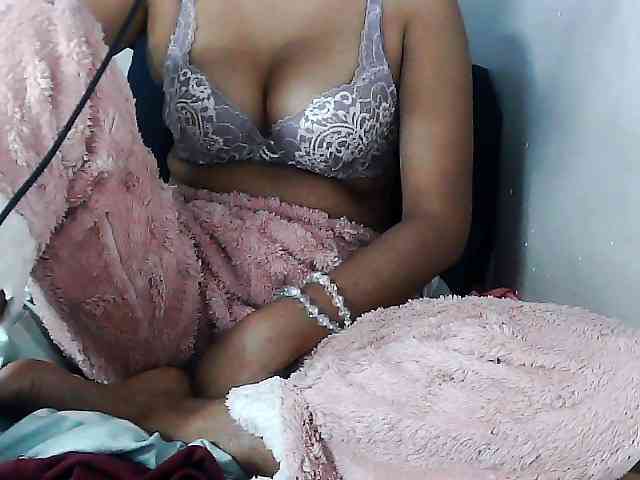 Sarah-myah2 webcam