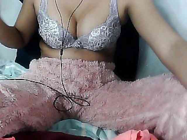 Sarah-myah2 webcam
