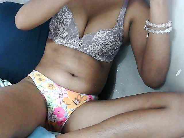 Sarah-myah2 webcam