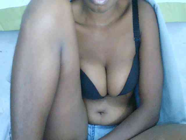 Sarah-myah2 webcam