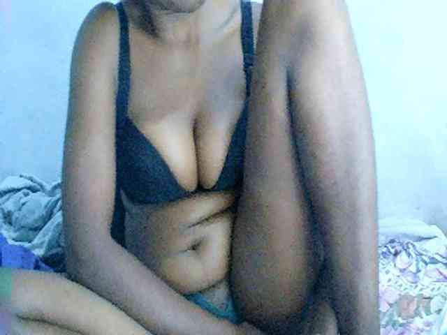 Sarah-myah2 webcam