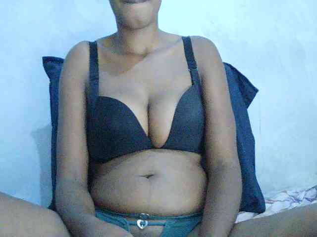 Sarah-myah2 webcam