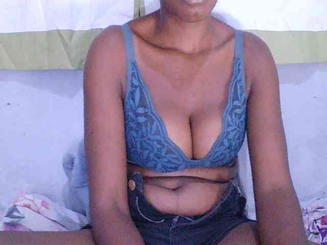 Sarah-myah2 webcam