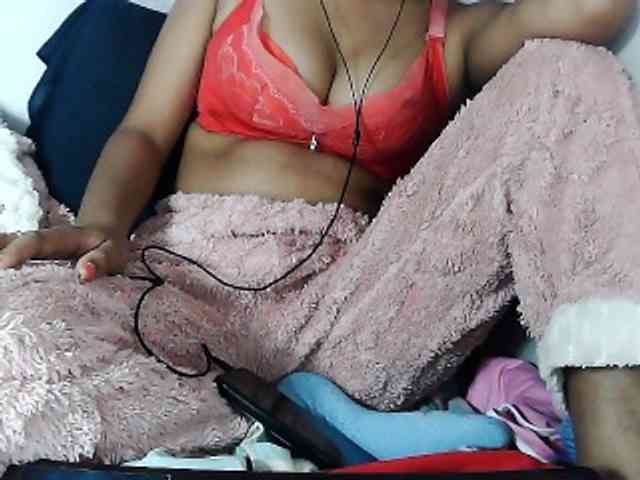 Sarah-myah2 Live Webcam on BongaCams