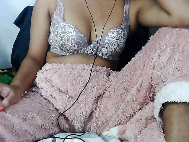 Sarah-myah2 webcam