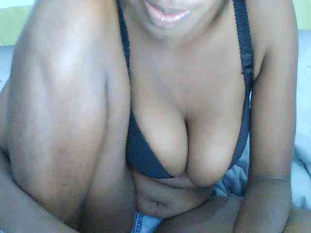 Sarah-myah2 webcam
