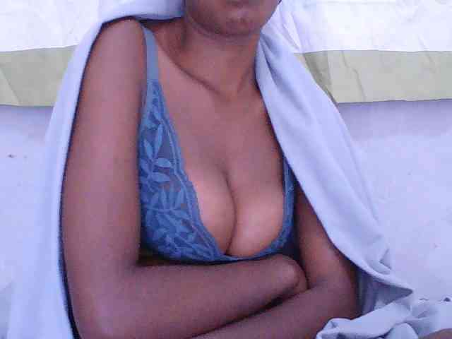 Sarah-myah2 webcam
