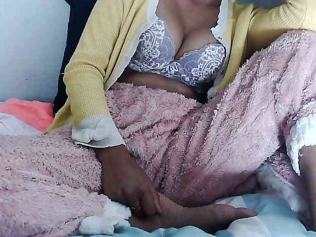Sarah-myah2 webcam