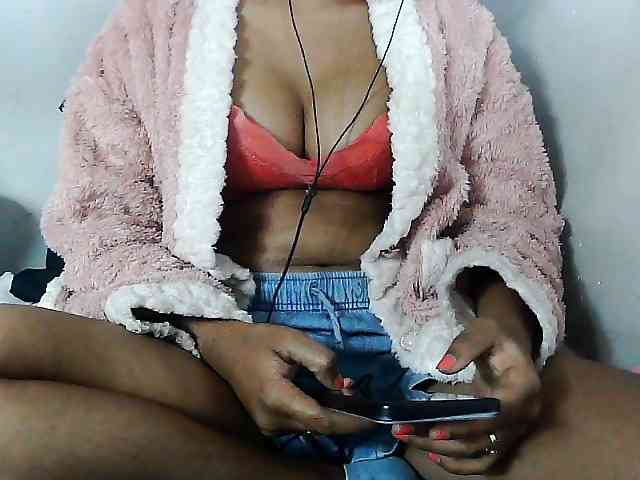 Sarah-myah2 webcam