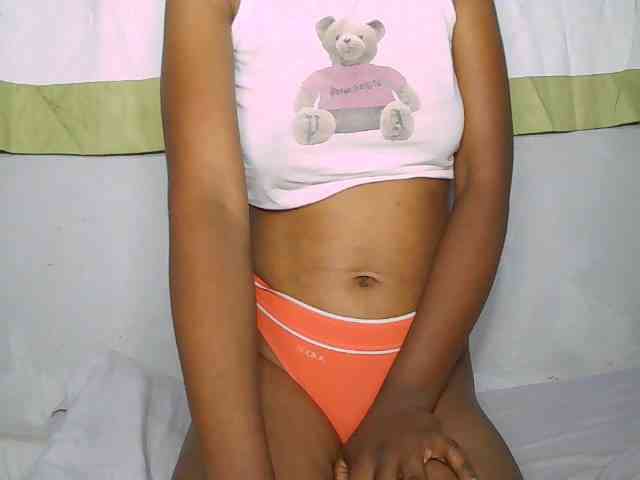Sarah-myah2 webcam