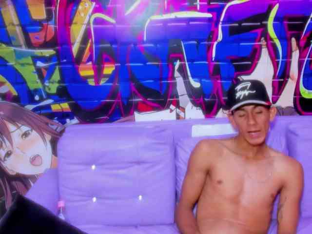 Daring-Latinavip webcam