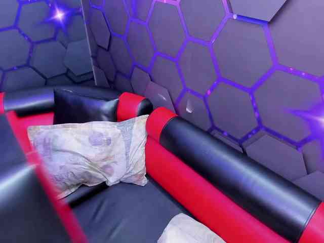 Daring-Latinavip webcam