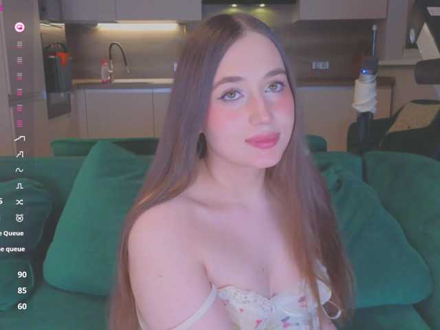 AliceMur, en directo ahora en BongaCams