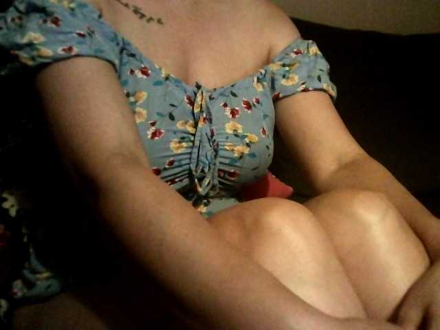 Laura-Only live cam on BongaCams