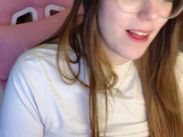 Tofumuch live cam on BongaCams