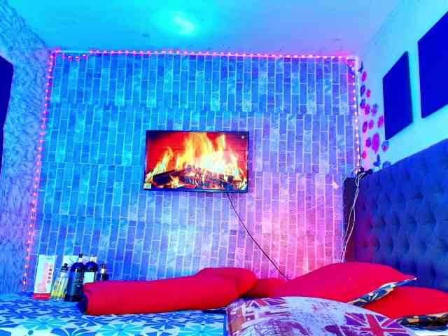 KAROLL-TS Live Webcam on BongaCams