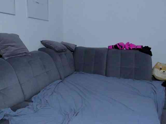 EmiliaRhouds Sex Cam Show