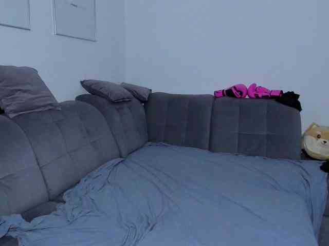 EmiliaRhouds Sex Cam Show