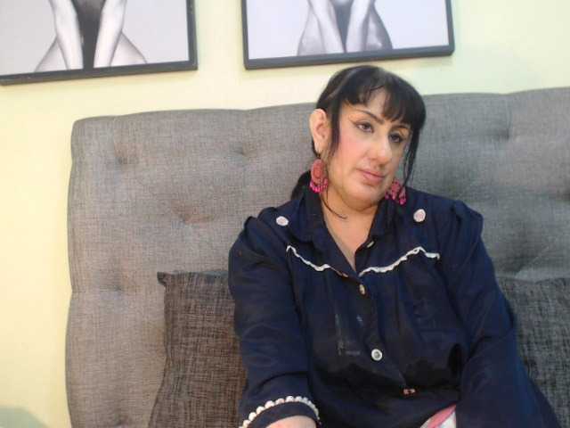 kendalthailor, en directo ahora en BongaCams