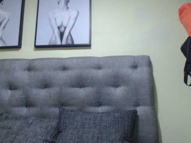 kendalthailor live cam on BongaCams