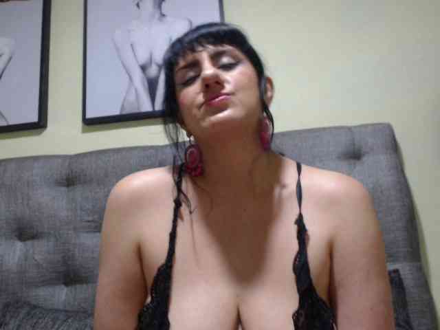 kendalthailor webcam