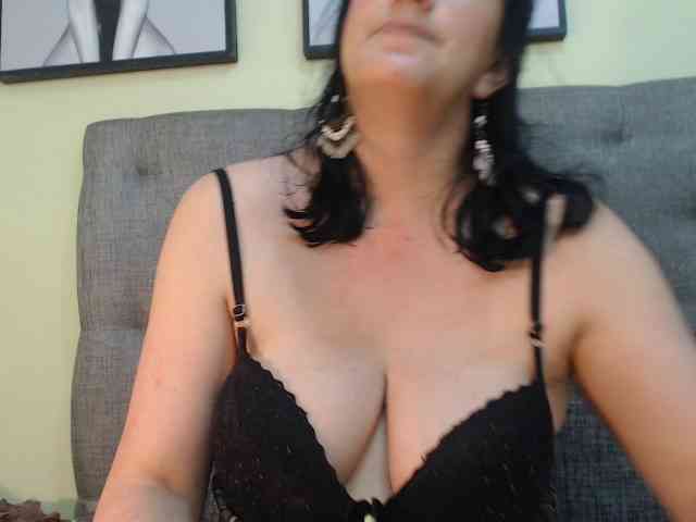 kendalthailor webcam