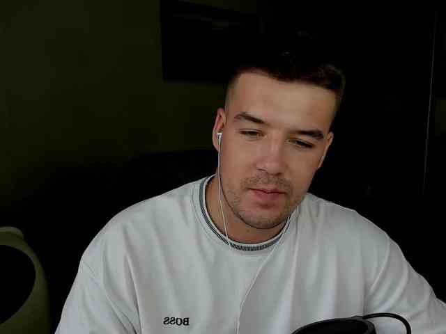 KeGaMbiT69 Sex Cam Show