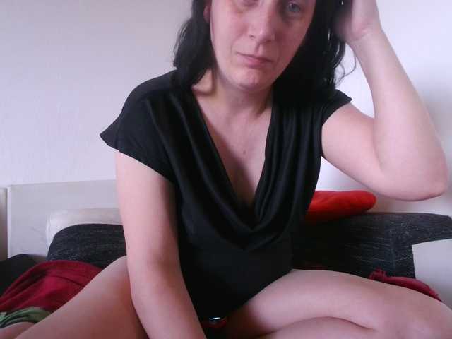 Larasaintporn's BongaCams show and profile