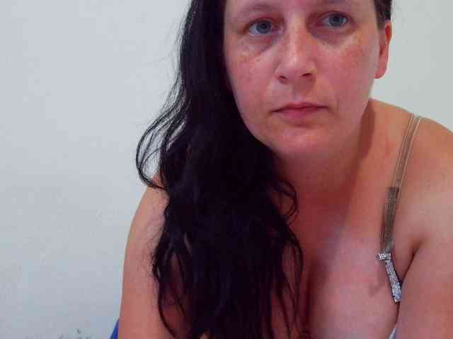 Larasaintporn webcam
