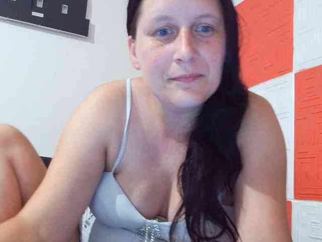 Larasaintporn webcam