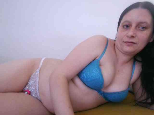 Larasaintporn webcam