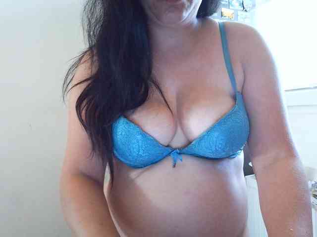 Larasaintporn webcam